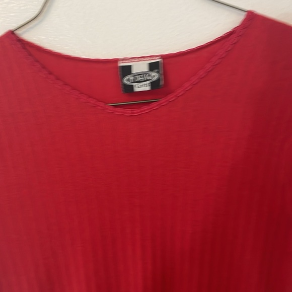 In Design Girls 14 - 16 red t shirt top 60% cotton 40% polyester - Picture 2 of 6